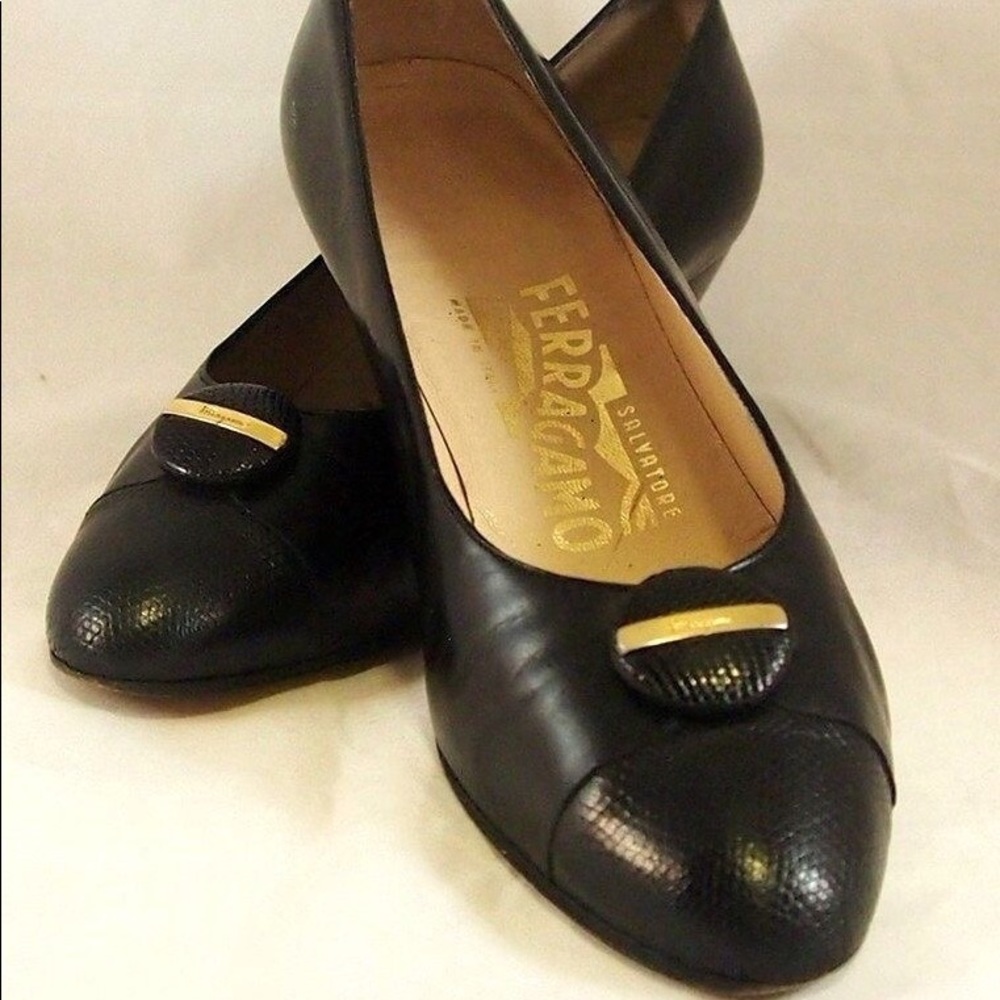 👠Ferragamo black slip on shoes.